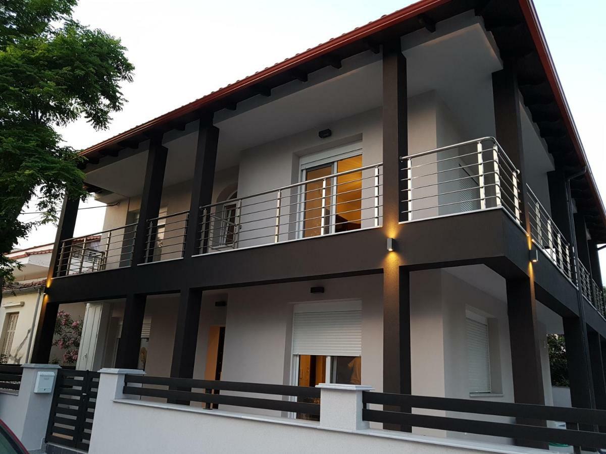 Fantastic Four Apartments Néoi Epivátai Eksteriør billede